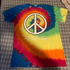 A short sleeve tee - shirt